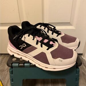 Women’s onclouds